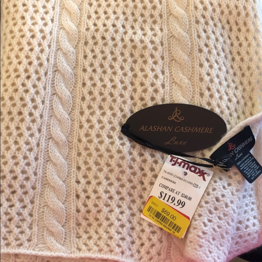 Cashmere scarf